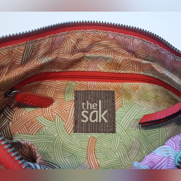 The Sak Red Midsize 100 % Leather Crossbody Purse - Picture 7 of 9